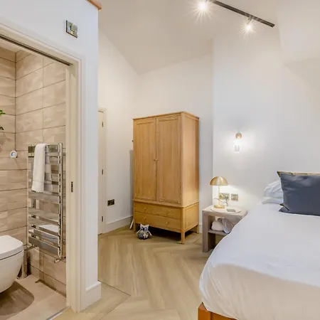 3 Bed In 95777 그레이트 에이튼